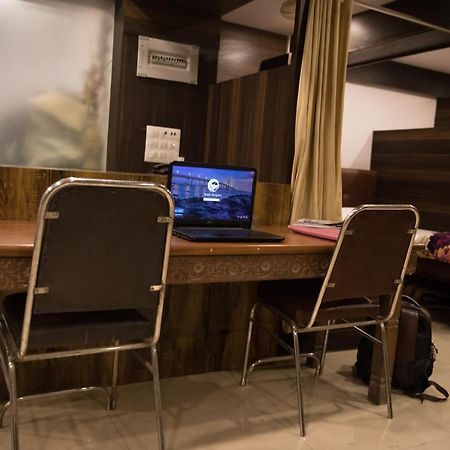 Hotel Alibaba Mumbai  Buitenkant foto