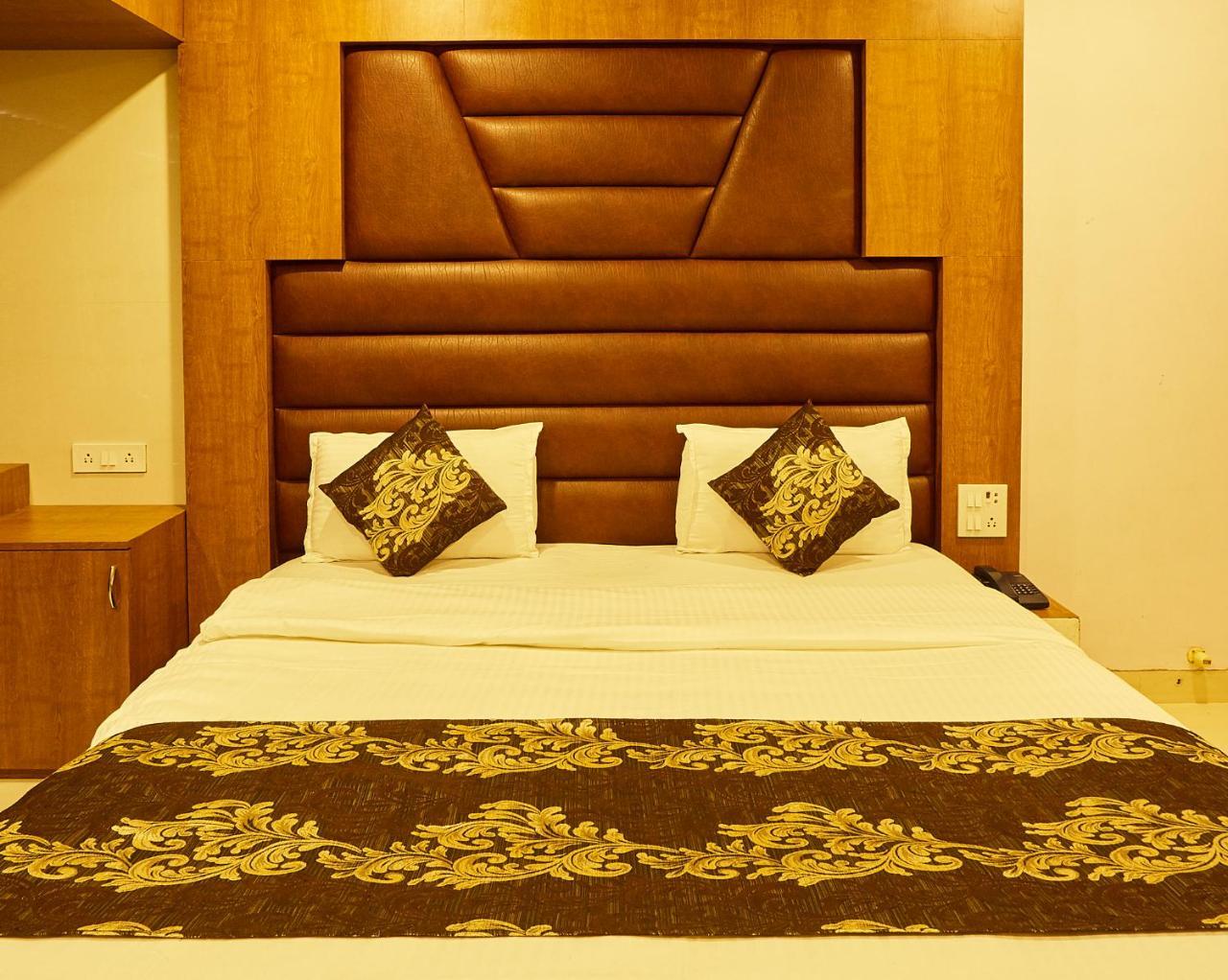 Hotel Alibaba Mumbai  Buitenkant foto