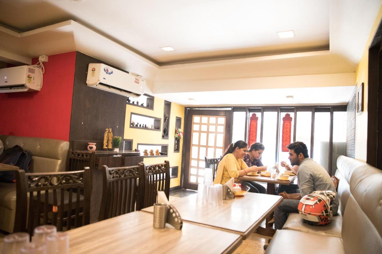 Hotel Alibaba Mumbai  Buitenkant foto